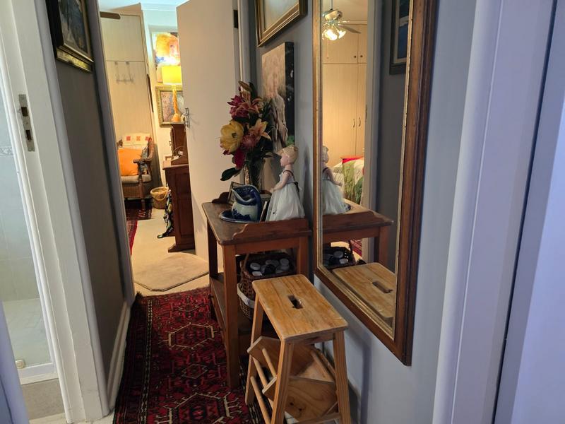 2 Bedroom Property for Sale in Sea Point Western Cape